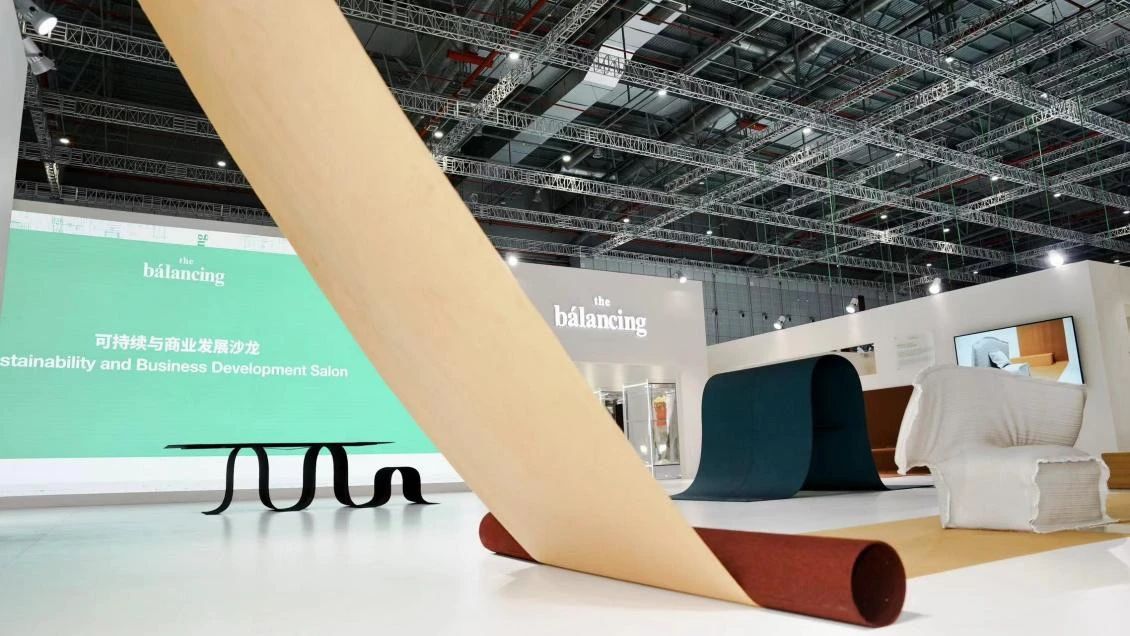 武漢展會設(shè)計搭建公司領(lǐng)你看最具有創(chuàng)意00家企業(yè)展臺的2023進博會(百聯(lián)集團展臺)3